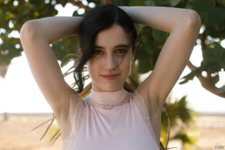 Zishy: Big Boobs Behind Bars with Giulia Wylde in Florida